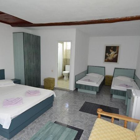 Vila Rara Hotel Costinesti Bagian luar foto
