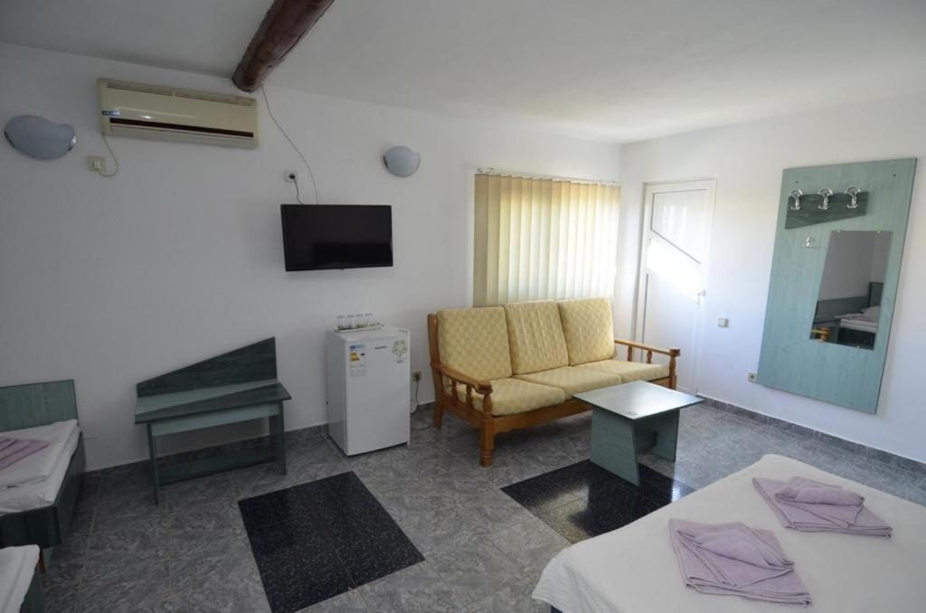 Vila Rara Hotel Costinesti Bagian luar foto