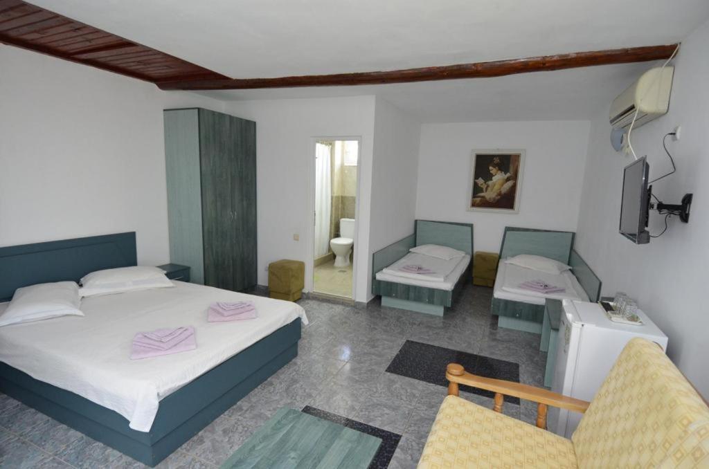 Vila Rara Hotel Costinesti Bagian luar foto